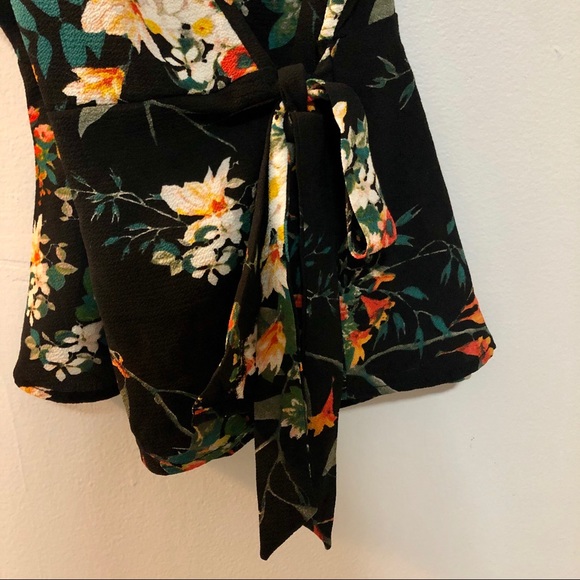 Monteau Floral Wrap Front Tank, size S - Picture 4 of 5